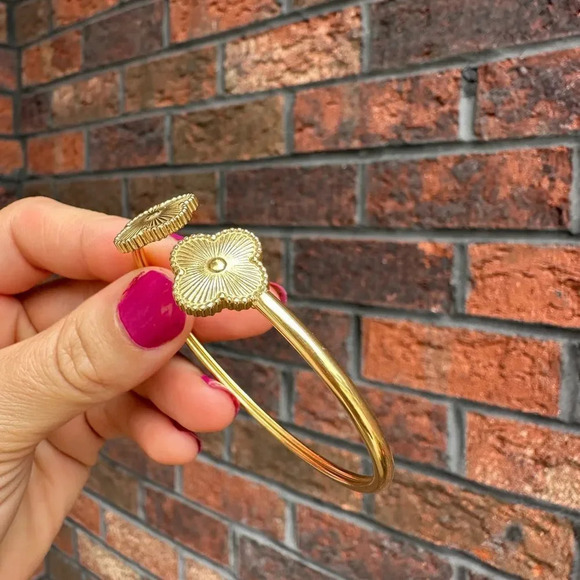 Alhambra Gold Luck 18K Gold Stainless Steel Waterproof Bracelet - Picture 9 of 10